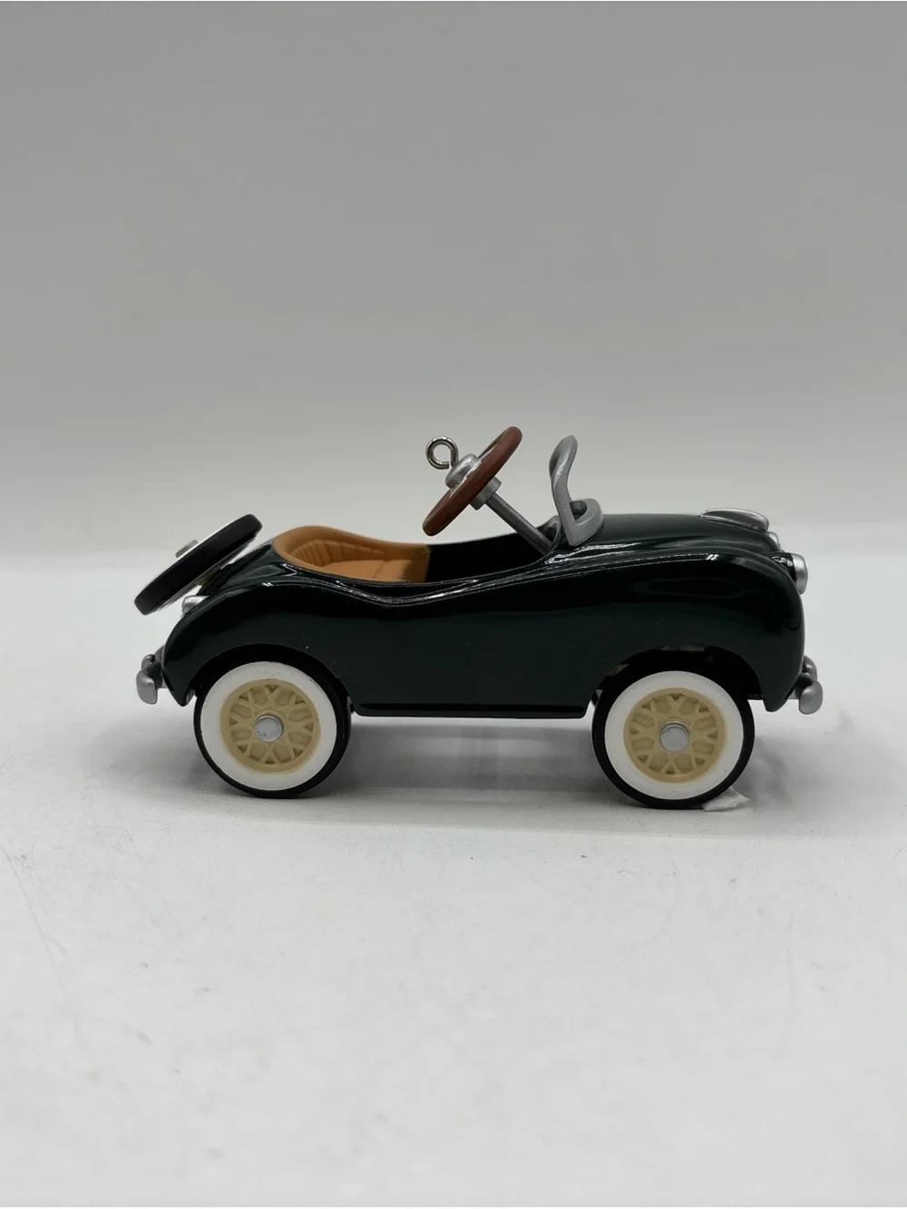 Hallmark Keepsake Ornament 2003 Vintage 1949 Gilliam Sport 10th In The Series